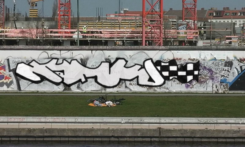 Bombing 1402515208870