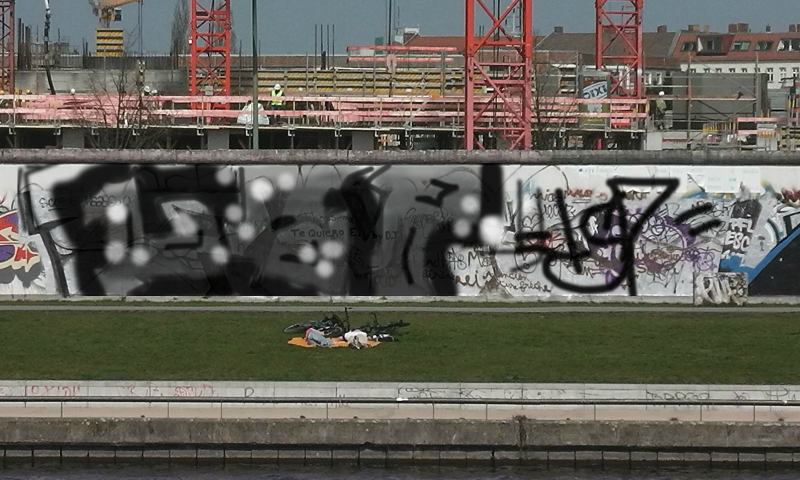 Bombing 1405269499331