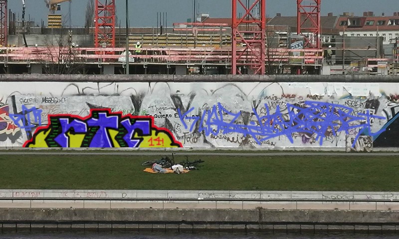 Bombing 1405966682500